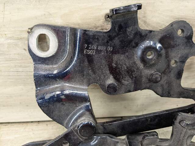 OEM BMW F10 528 535 550 Front Right Side Hood Hinge Support Bracket