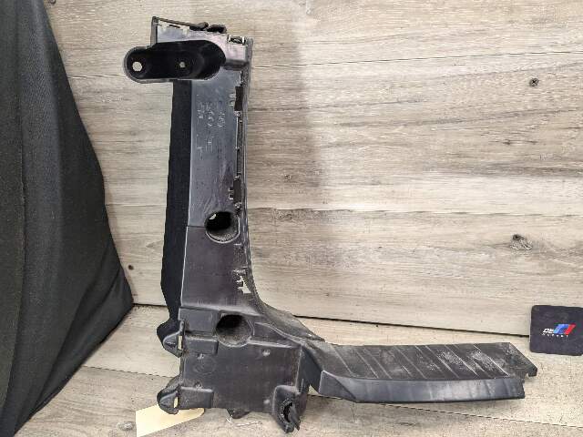 14-18 OEM BMW F85 X5M REAR Left Driver Side Bumper Bracket Guide Support Mount