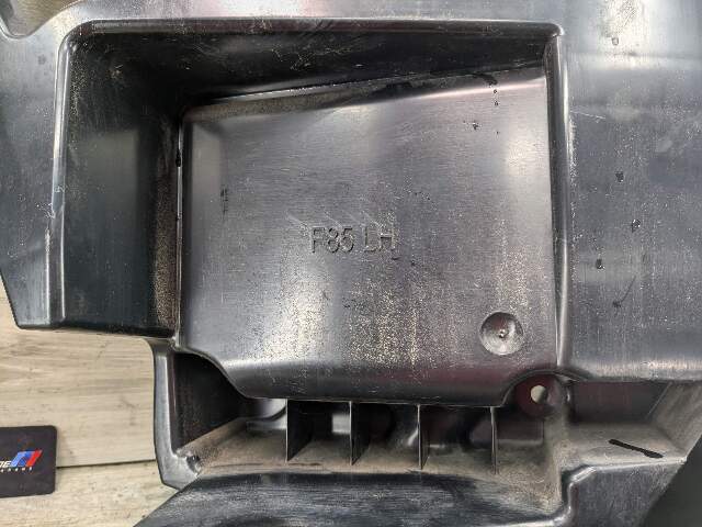 14-18 OEM BMW F85 X5M REAR Left Driver Side Bumper Bracket Guide Support Mount