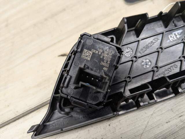14-19 OEM BMW F15 F16 X5 X6 Front Right Passenger Door Panel Lock Switch Control
