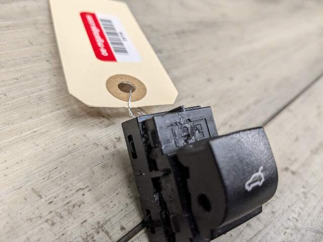 14-19 OEM BMW F15 F16 F85 F86 X5 X6 X5M X6M Trunk Hatch Release Switch Button