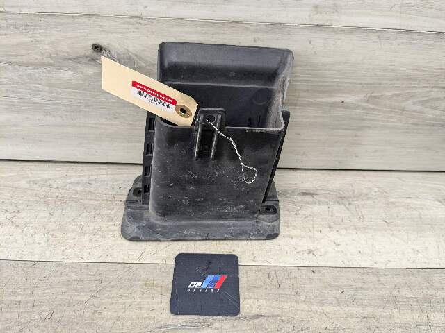 11-16 OEM BMW F10 F07 F06 F12 F01 Front Left Driver Engine Air Duct Channel