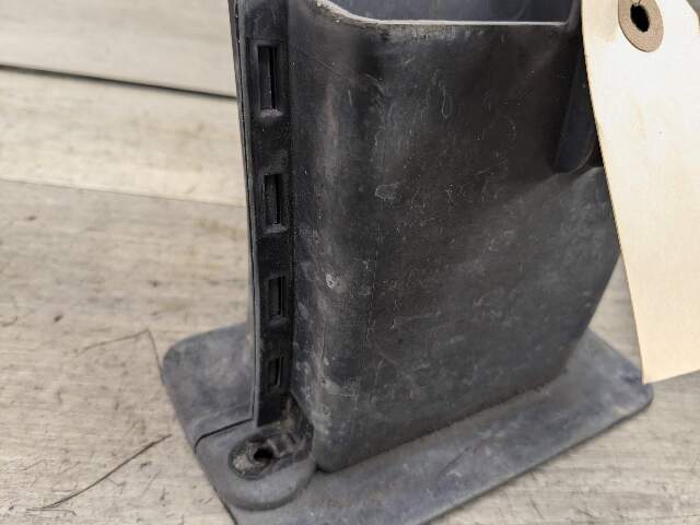 11-16 OEM BMW F10 F07 F06 F12 F01 Front Right Passenger Engine Air Duct Channel