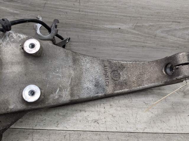 OEM BMW F10 F06 F12 F13 RWD Front Left Side Hub Spindle Carrier Knuckle