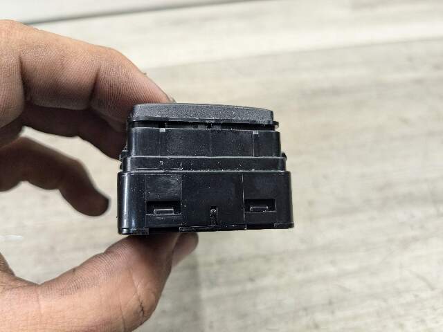 14-19 OEM BMW F15 F16 F85 X5 X6 Front Driver Master Window Glass Lifter Switch