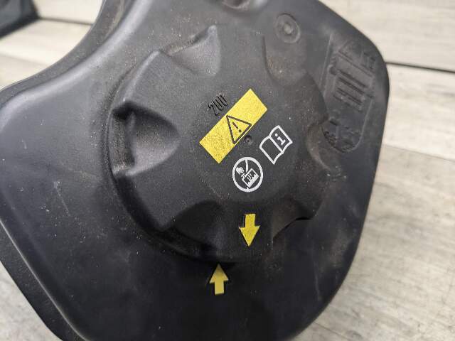 08-18 OEM BMW E70 F15 F85 X5 X6 Sensor Cap Coolant Expansion Tank Reservoir