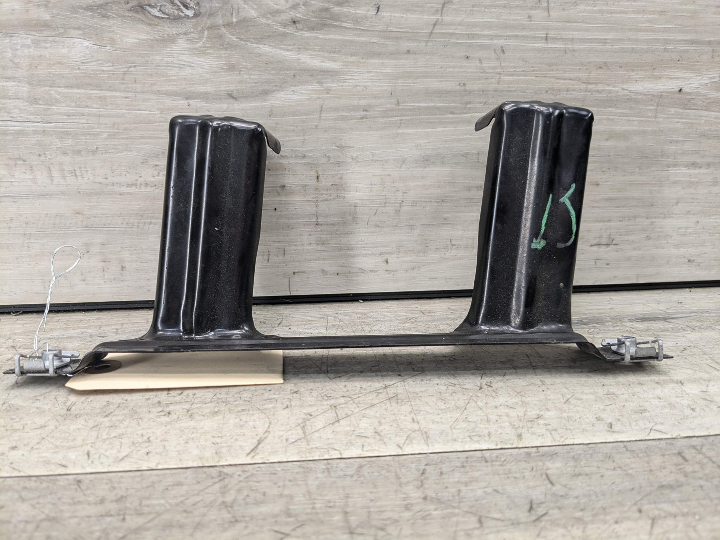 14-18 OEM BMW F15 F85 X5 X6 Front Right Passenger Fender Mount Support Bracket