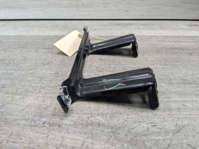 14-18 OEM BMW F15 F85 X5 X6 Front Right Passenger Fender Mount Support Bracket