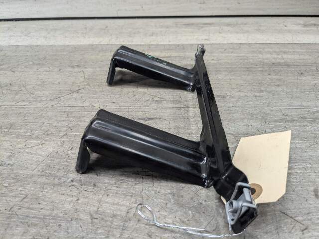 14-18 OEM BMW F15 F85 X5 X6 Front Right Passenger Fender Mount Support Bracket
