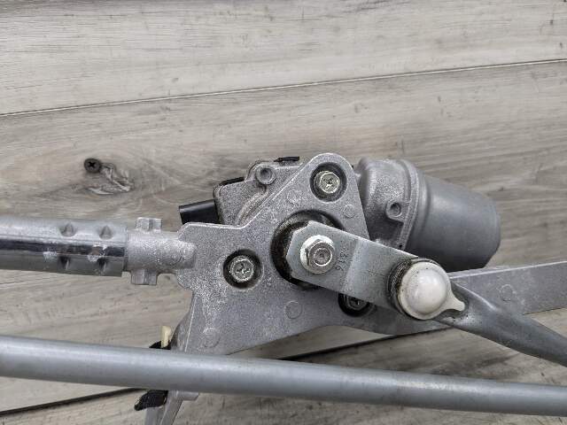 OEM BMW G01 G02 X3 X4 F97 Front Windshield Wiper Motor Linkage Washer Assembly
