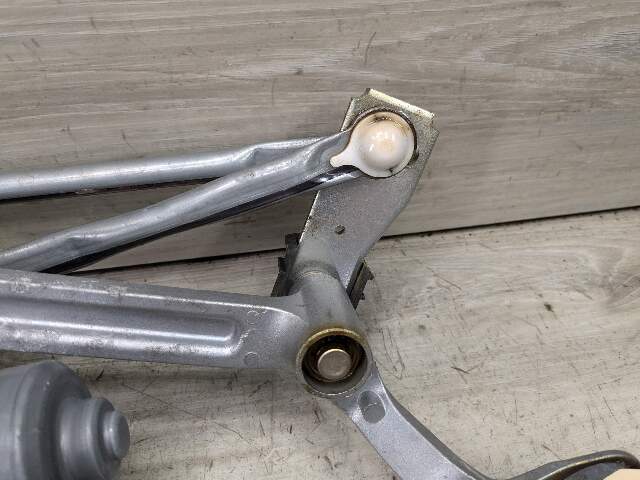 OEM BMW G01 G02 X3 X4 F97 Front Windshield Wiper Motor Linkage Washer Assembly
