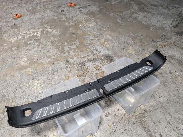 OEM BMW G01 F97 X3 X3M Trunk Scuff Plate Door Sill Latch Surround Trim