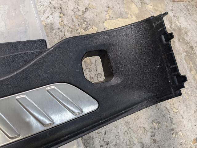 OEM BMW G01 F97 X3 X3M Trunk Scuff Plate Door Sill Latch Surround Trim
