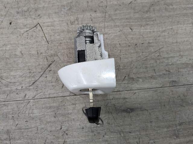 OEM BMW F22 F32 F30 F36 M4 Left Driver Door Lock Key Cylinder Mechanism
