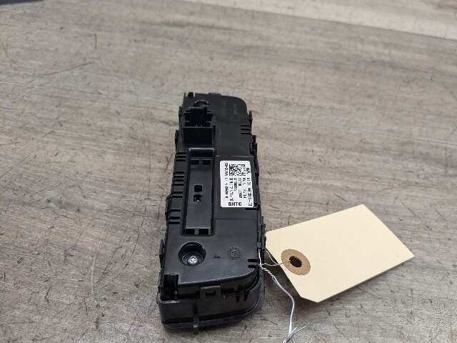 OEM BMW G01 G02 F97 F98 X3 X4 AC Rear Heater Climate Control Switch Panel HEATED