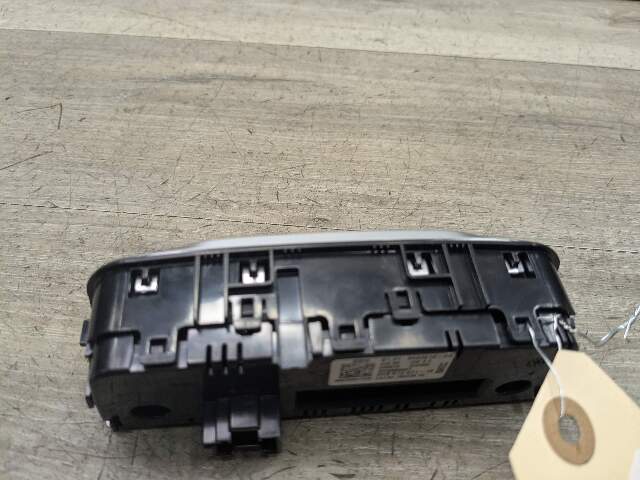 OEM BMW G01 G02 F97 F98 X3 X4 AC Rear Heater Climate Control Switch Panel HEATED