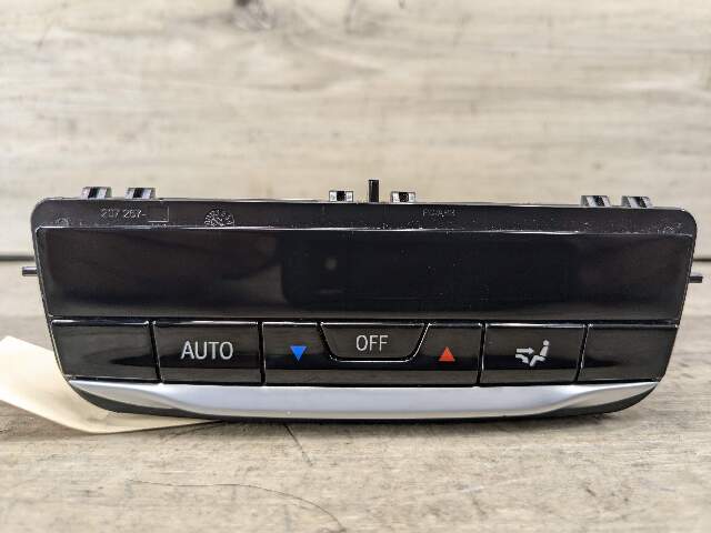 OEM BMW G20 G22 G23 G26 G80 G82 G83 Rear AC Air Climate Control Switch Module
