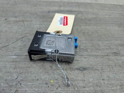 OEM BMW G01 G02 G11 G12 G20 G30 F97 USB Type C Charger Port Socket Connector