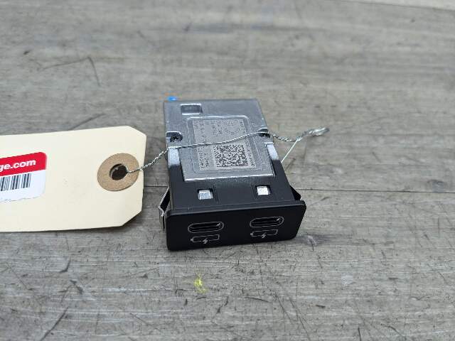 OEM BMW G01 G02 G11 G12 G20 G30 F97 USB Type C Charger Port Socket Connector