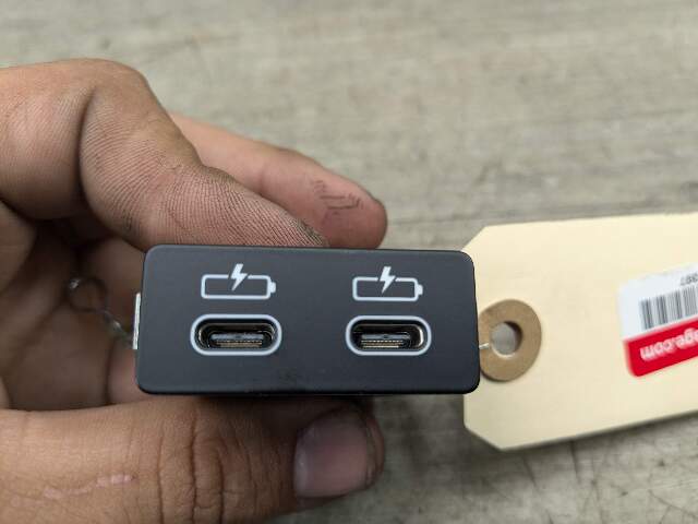 OEM BMW G01 G02 G11 G12 G20 G30 F97 USB Type C Charger Port Socket Connector
