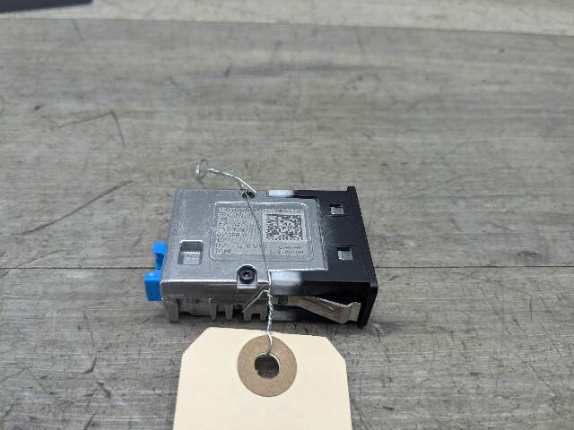 OEM BMW G01 G02 G11 G12 G20 G30 F97 USB Type C Charger Port Socket Connector