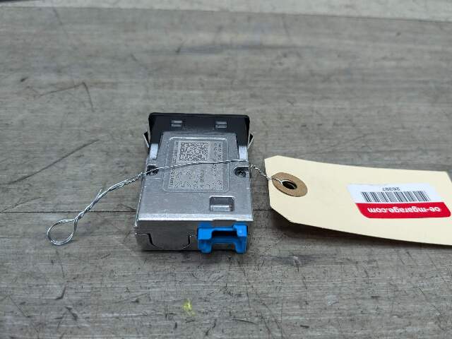 OEM BMW G01 G02 G11 G12 G20 G30 F97 USB Type C Charger Port Socket Connector