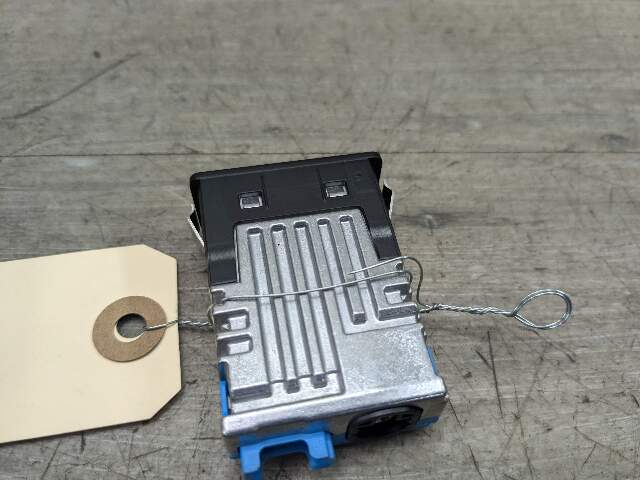 OEM BMW F44 F48 F97 G01 G05 G12 G20 G30 G80 USB Dual Type C Charger Port Socket