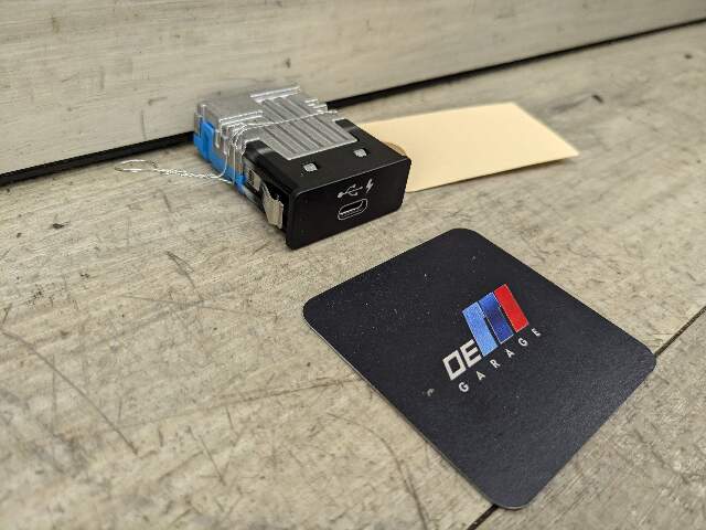 OEM BMW F44 F48 F97 G01 G05 G12 G20 G30 G80 USB Dual Type C Charger Port Socket