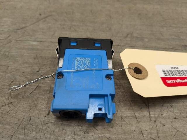 OEM BMW F44 F48 F97 G01 G05 G12 G20 G30 G80 USB Dual Type C Charger Port Socket