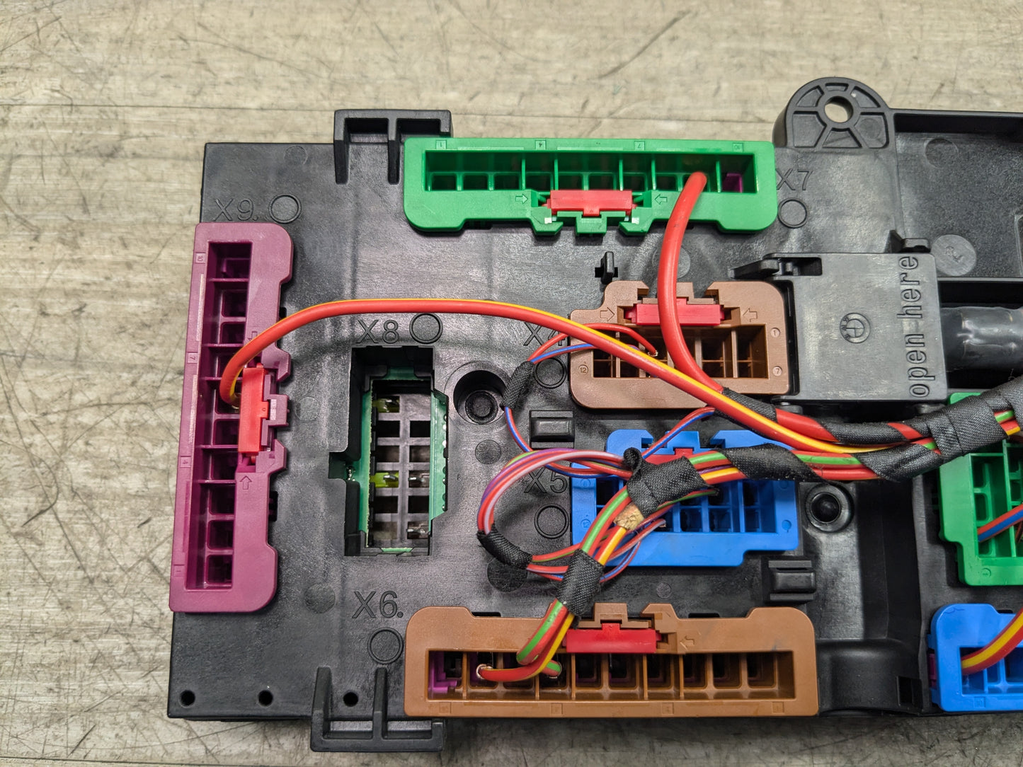 OEM BMW G20 G23 G80 G82 Rear Battery Power Distribution Fuse Relay Junction Box