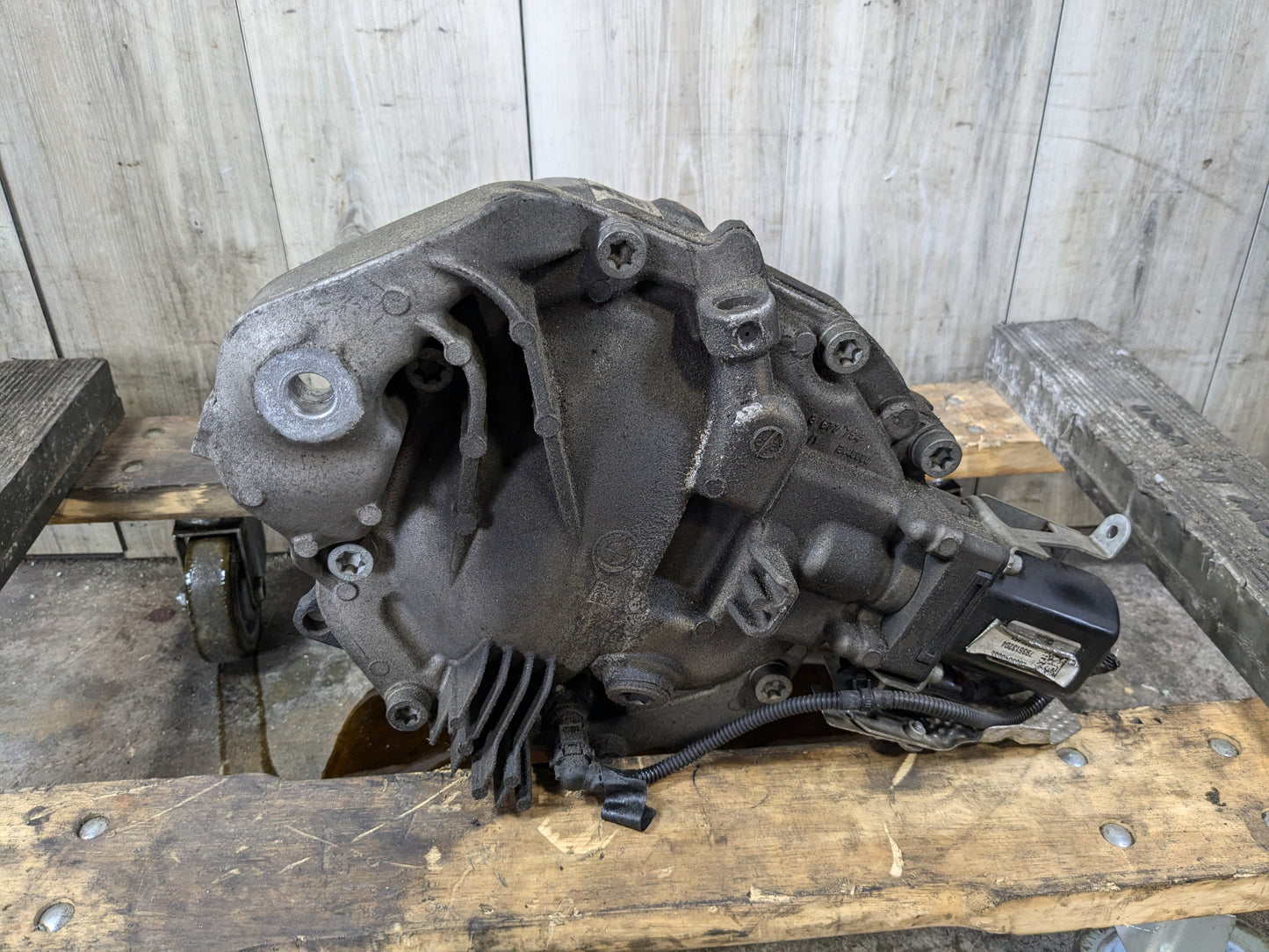 OEM BMW G20 G21 330 M340 AWD Rear Differential Axle Gearbox Carrier AT 2.81 44k