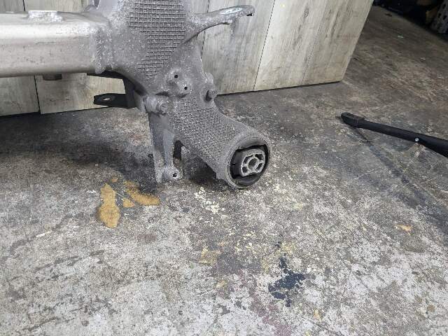 OEM BMW G11 G12 G16 G30 Rear Axle Support Suspension Subframe Crossmember