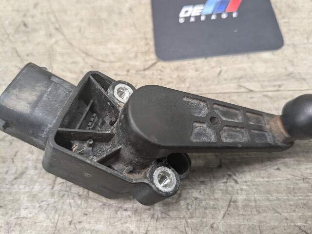 OEM BMW E82 E88 Front Right Passenger Side Height Level Sensor