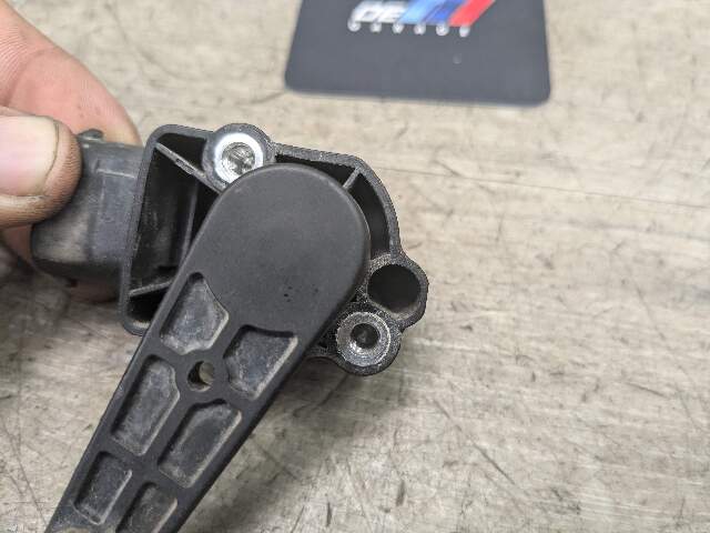 OEM BMW E82 E88 Front Right Passenger Side Height Level Sensor