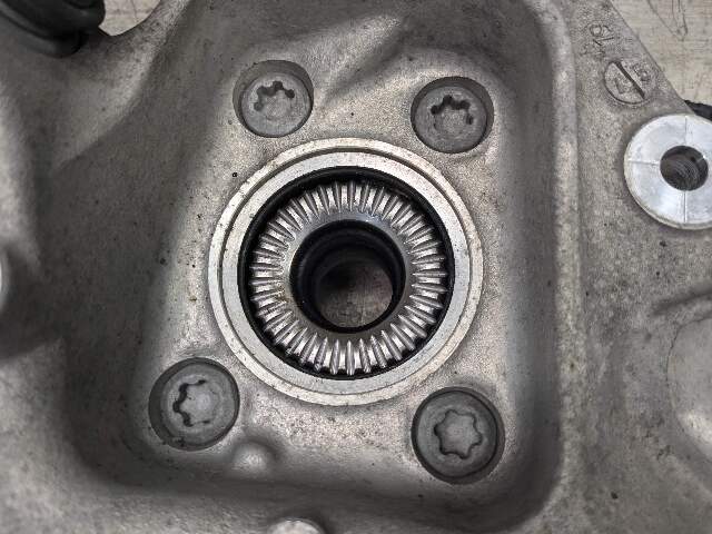 18-21 OEM BMW G01 X3 REAR Right Passenger Side Hub Spindle Knuckle Bearing