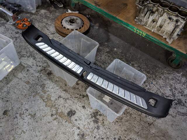 18-23 OEM BMW G01 F97 X3 X3M Trunk Scuff Plate Door Sill Latch Surround Trim