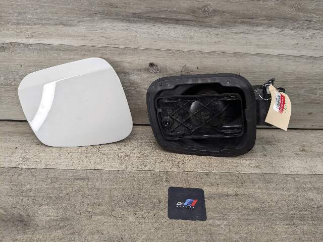19-24 OEM BMW G29 Z4 M40 Gas Fuel Tank Filler Door Cap Lid Cover Assembly White