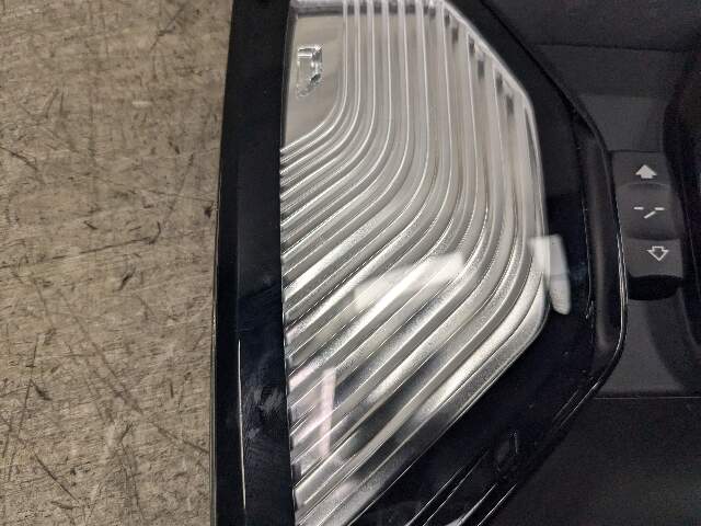 OEM BMW G01 G02 G05 G20 G30 F90 M5 Front Roof Console Dome Light SOS Switch