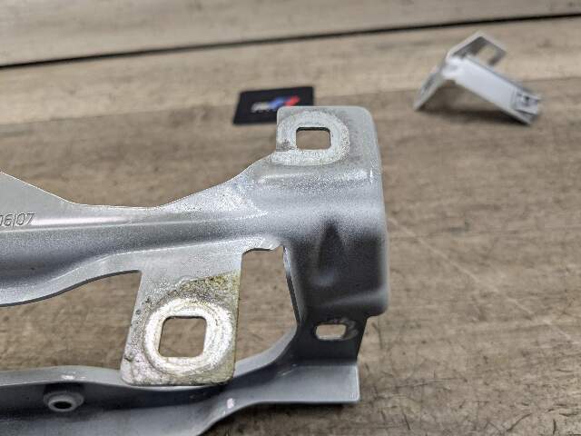 19-24 OEM BMW G29 Z4 Front Right Passenger Side Fender Holder Bracket SET
