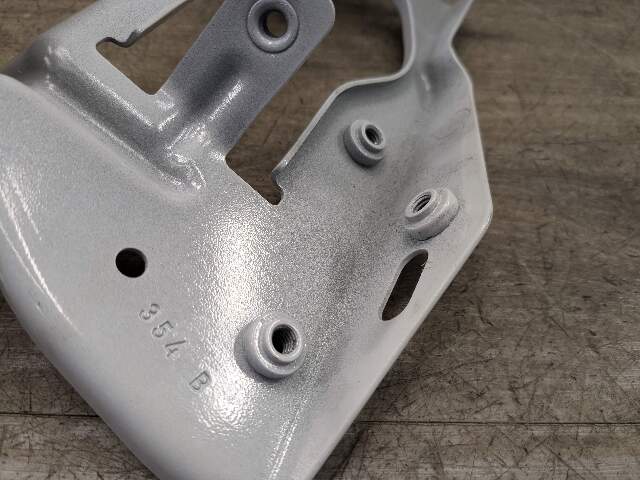 19-24 OEM BMW G29 Z4 Front Right Passenger Side Fender Holder Bracket SET