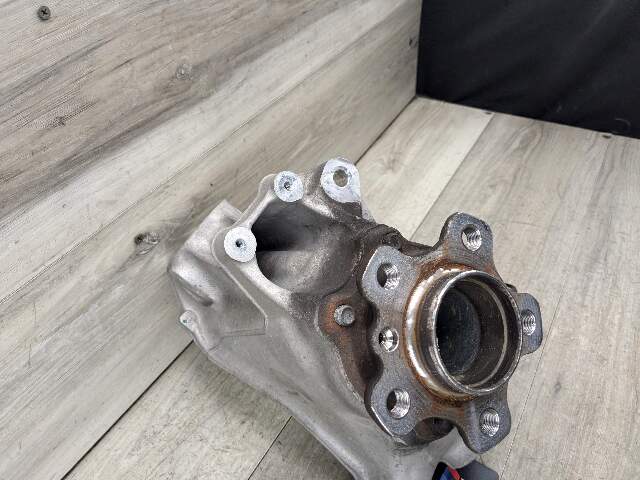 19-24 OEM BMW G29 Z4 30 M40 RWD FRONT Left Driver Hub Spindle Knuckle Bearing