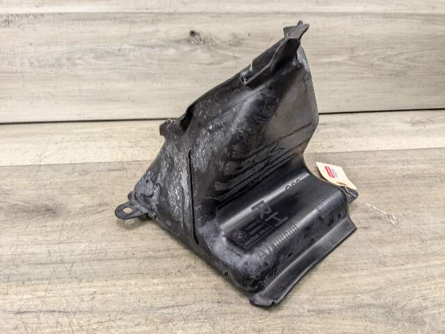 19-24 OEM BMW G29 Z4 M SPORT Right Passenger Side Radiator Air Duct Vent Bracket