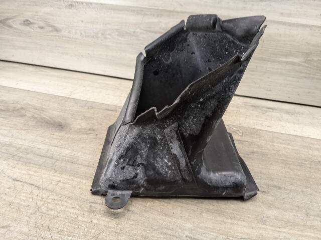 19-24 OEM BMW G29 Z4 M SPORT Right Passenger Side Radiator Air Duct Vent Bracket