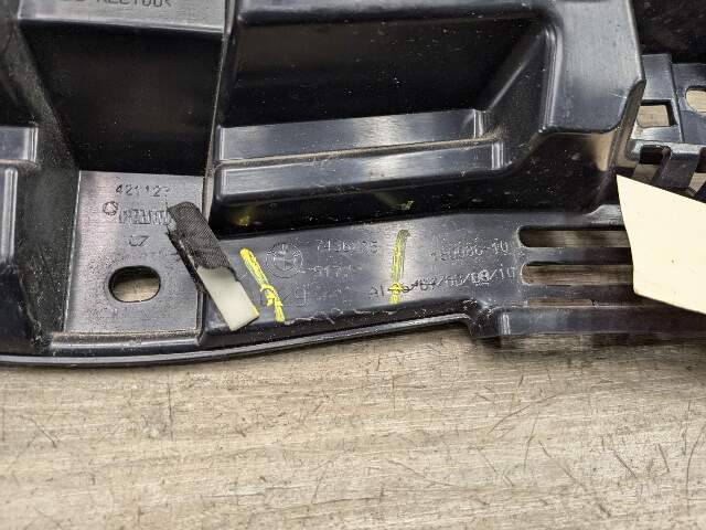 19-24 OEM BMW G29 Z4 Right Passenger Side Skirt Rocker Panel Mount Bracket