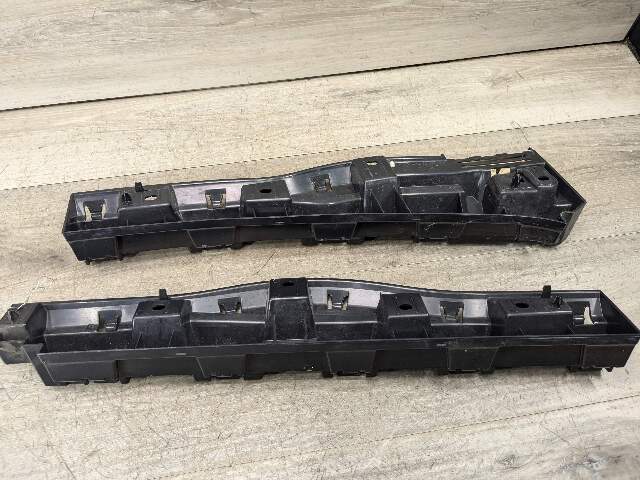 19-24 OEM BMW G29 Z4 Right Passenger Side Skirt Rocker Panel Mount Bracket