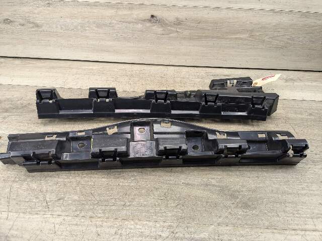 19-24 OEM BMW G29 Z4 Left Driver Side Skirt Rocker Panel Mount Bracket