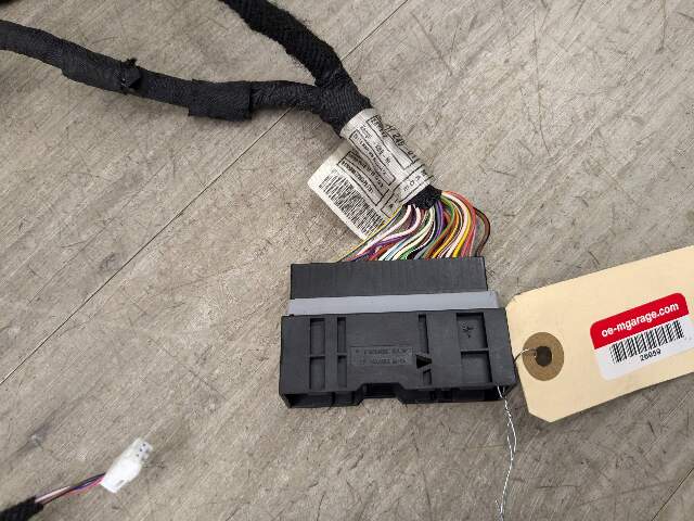 OEM BMW G29 Z4 Inner Keyless Entry Antenna Control Module Wire Harness