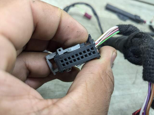 OEM BMW G29 Z4 Inner Keyless Entry Antenna Control Module Wire Harness