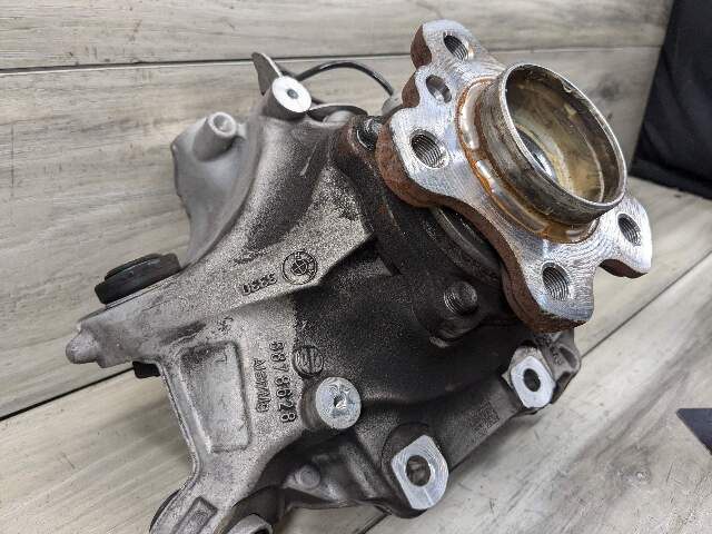 OEM BMW G29 Z4 REAR Right Passenger Side Hub Spindle Knuckle Bearing