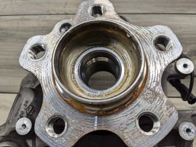 OEM BMW G29 Z4 REAR Right Passenger Side Hub Spindle Knuckle Bearing